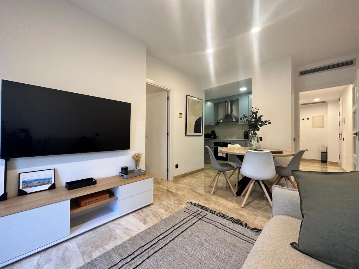 Cozy Apartment Les Corts Barcelona Bagian luar foto