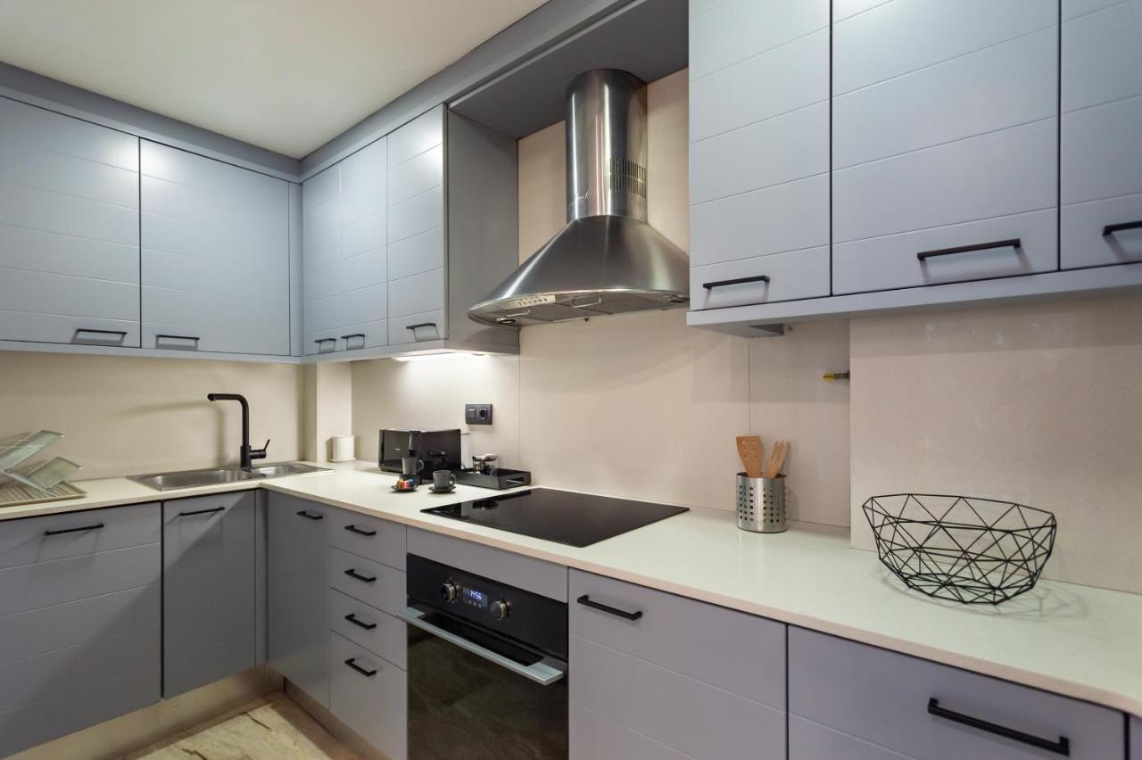 Cozy Apartment Les Corts Barcelona Bagian luar foto