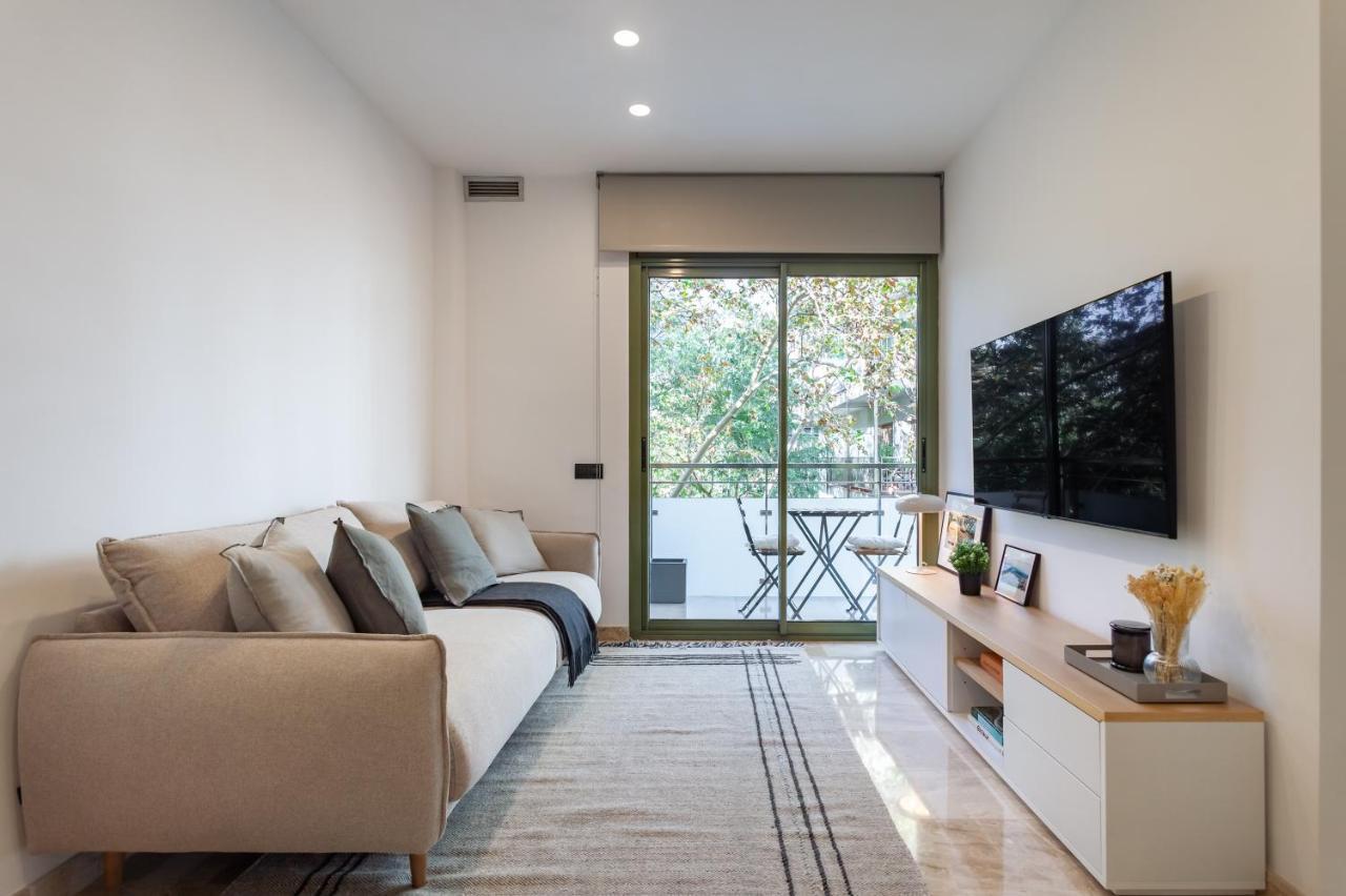 Cozy Apartment Les Corts Barcelona Bagian luar foto